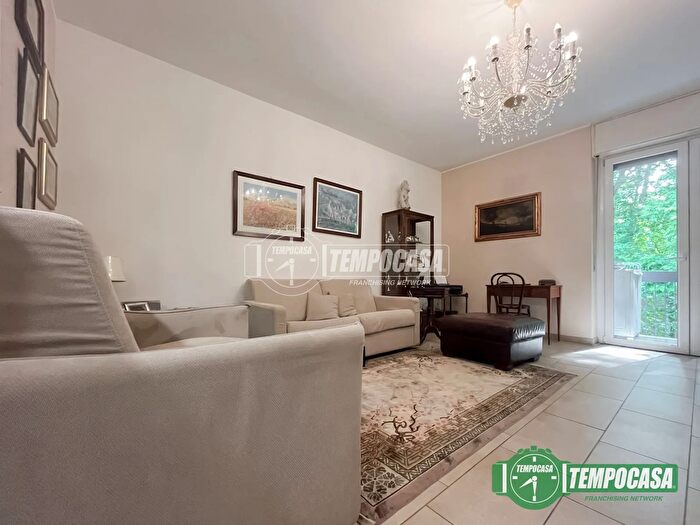 Appartamento quadrilocale in vendita in Via Gagliano, San Donato Milanese