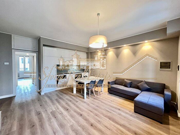 Appartamento bilocale in affitto in Viale Monte Santo, Porta Nuova, Milano