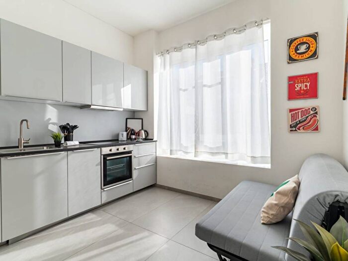 Appartamento bilocale in affitto in Via Costantino Baroni, Gratosoglio, Milano