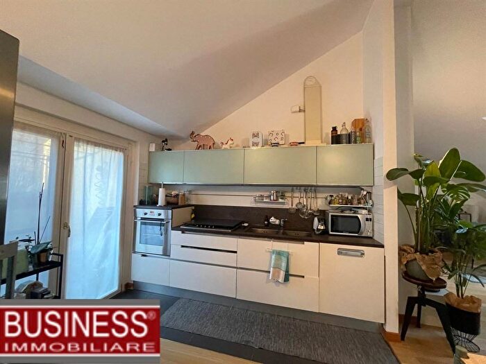 Appartamento trilocale in affitto in Via Sigieri, Porta Romana Medaglie d'Oro, Milano
