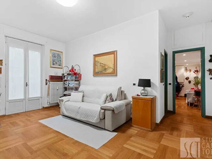 Appartamento quadrilocale in vendita in Via Ambrogio Binda, Milano