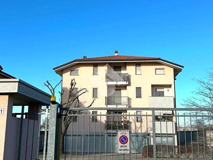 Appartamento bilocale in affitto in Via scrofani paolo, Arluno