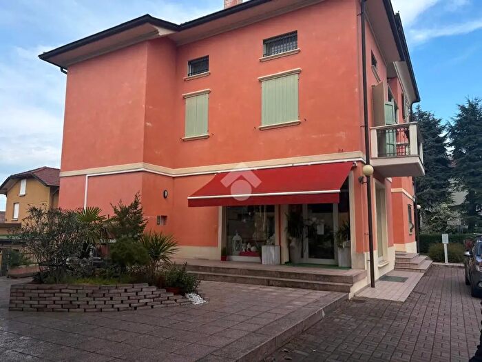 Appartamento trilocale in vendita in Via C Prampolini, Quattro Castella