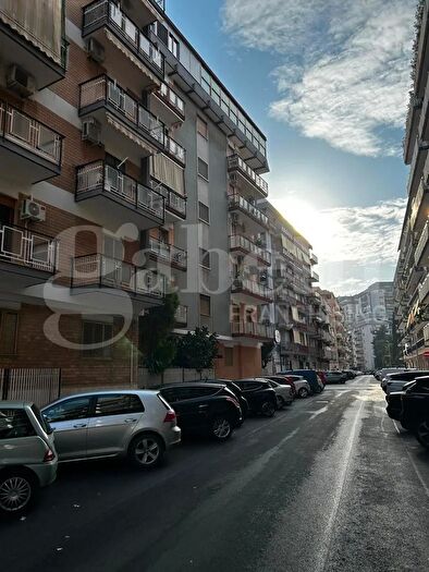 Appartamento quadrilocale in vendita in Via Veneto, Taranto