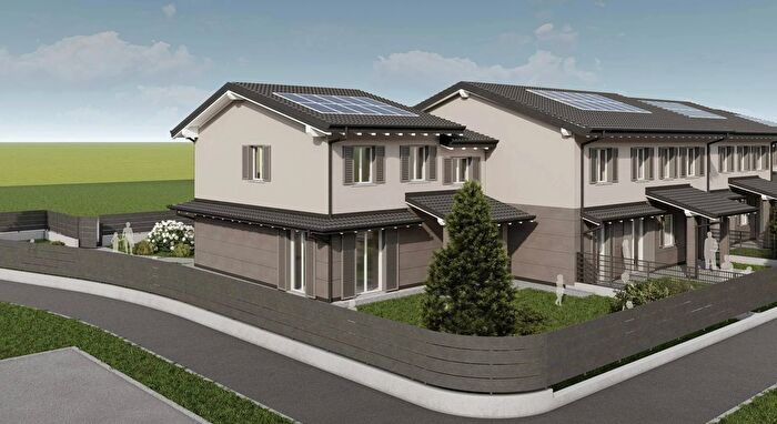 Appartamento trilocale in vendita in Via Ugo Foscolo, Boltiere