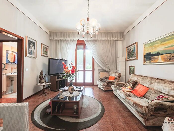 Appartamento trilocale in vendita in Viale Milano, Cervia