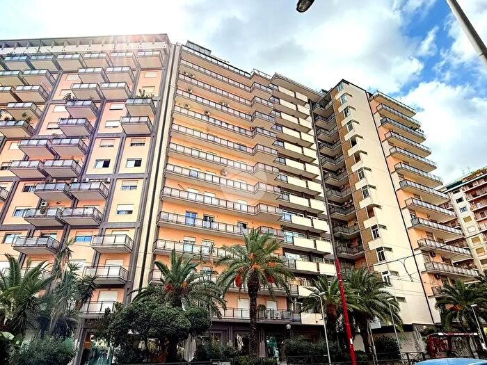Appartamento con 5 locali in vendita in Via Leonardo da Vinci, Palermo