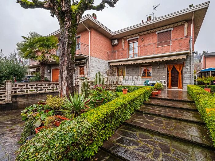 Casa con 5 locali in vendita in Via Manzoni, Savignano Sul Panaro