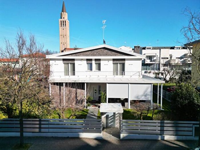 Casa con 6 locali in vendita in Via Antiche Mura, Jesolo