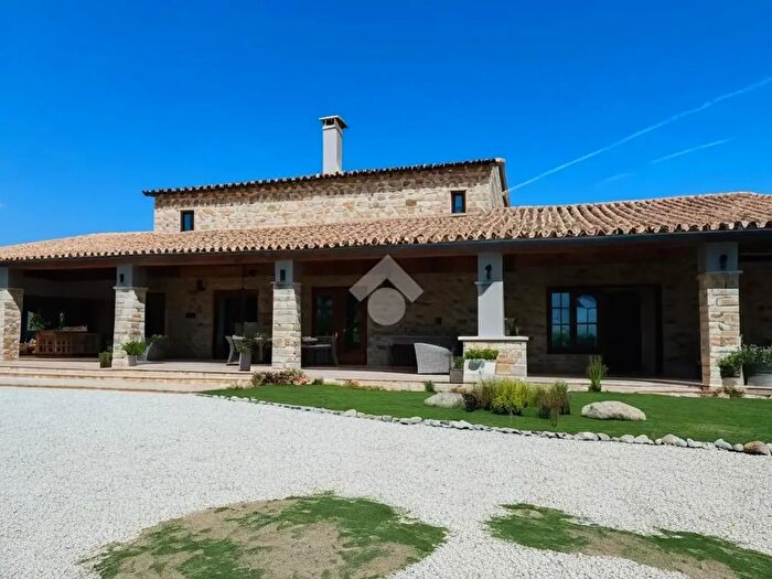 Casa con 5 locali in vendita in Via Via Vecchia Emilia, Rimini