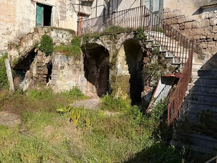 Casa quadrilocale in vendita in Vicolo Girone, Francolise