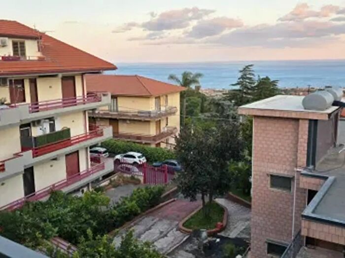 Appartamento con 6 locali in vendita in San Gregorio Di Catania