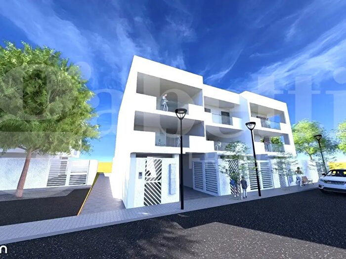 Casa quadrilocale in vendita in Via Rosolina, Parete