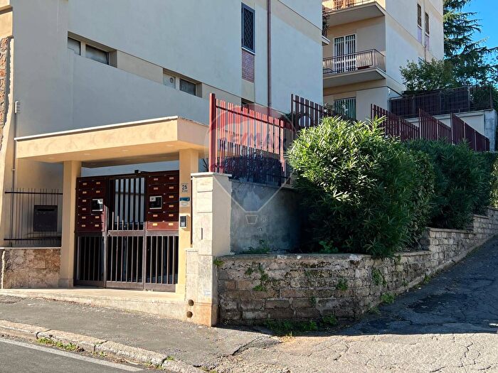 Appartamento quadrilocale in vendita in Via Luigi Ziliotto, Roma