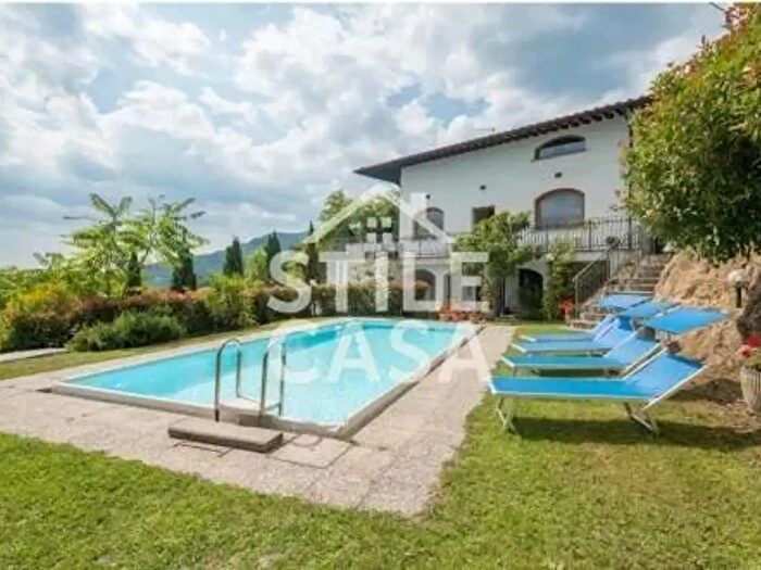 Casa con 15 locali in vendita in Ia Antonio Nieri, Pescia