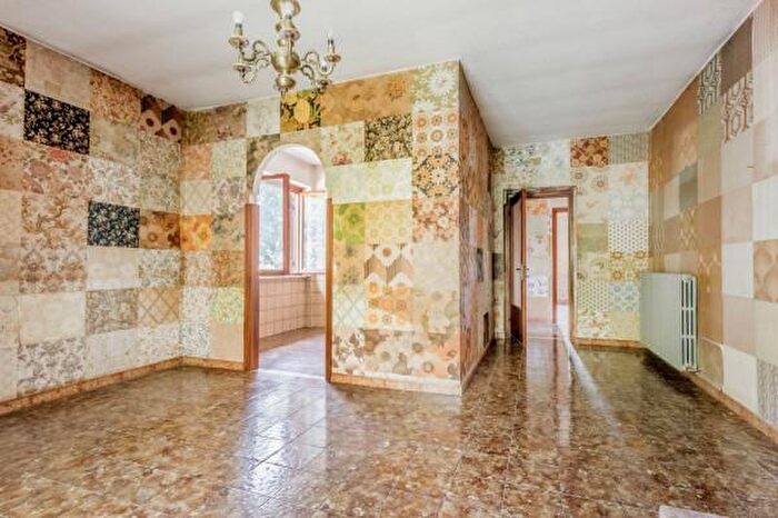 Casa quadrilocale in vendita in Via Roccagorga, Sezze