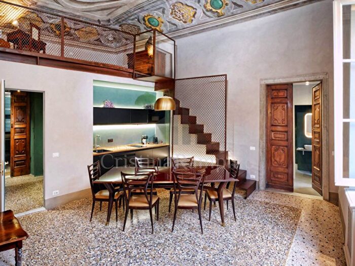 Appartamento trilocale in affitto in Piazza Fossatello, Maddalena, Genova