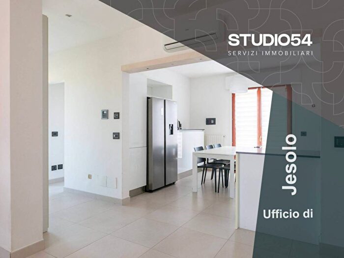 Appartamento con 5 locali in vendita in Via Don Giovanni Bosco, Pineta, Jesolo