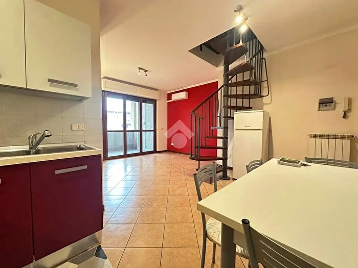 Appartamento trilocale in affitto in Via Corrado Mantoni, Roma