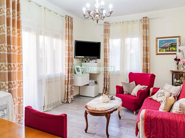 Appartamento trilocale in vendita in Ladispoli