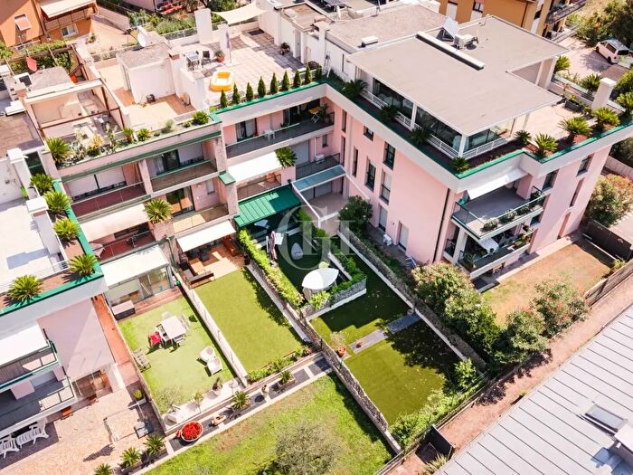 Casa con 7 locali in vendita in Via Monte Misone, Riva Del Garda