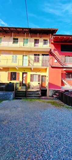 Casa con 5 locali in vendita in Via Rovasenda Brusnengo, Brusnengo