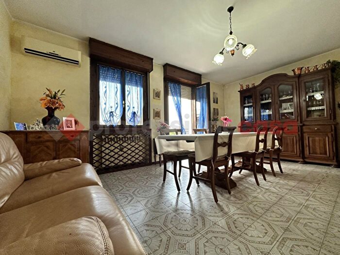 Appartamento trilocale in vendita in Via Umberto I, Bovolone