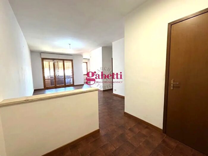 Appartamento con 5 locali in vendita in Via Ponte di Formicola, Scandicci