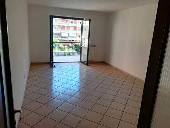 Appartamento trilocale in affitto in Passaggio Giulio Natta, Petrarelle, Caserta