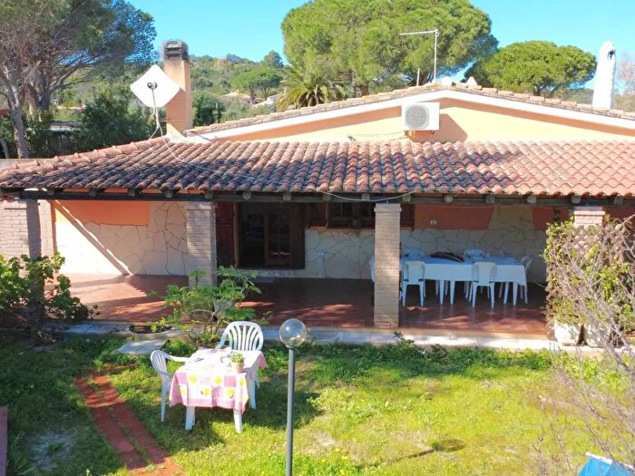 Casa quadrilocale in vendita in Via Madrigale Snc, Castiadas