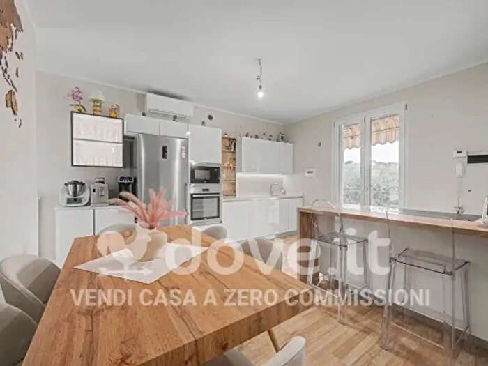 Appartamento quadrilocale in vendita in Via Tommaso Moro, Carmignano