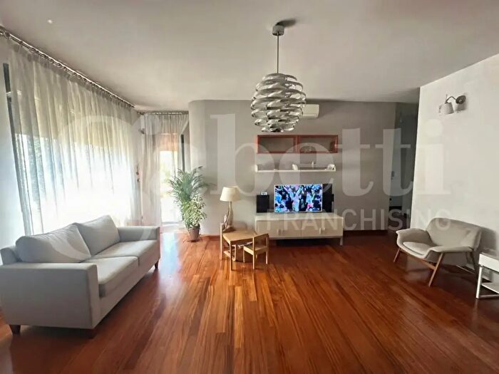 Appartamento quadrilocale in vendita in Corso De Gasperi, Trani