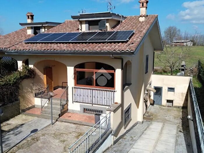 Casa con 6 locali in vendita in Str Seconda, Labico