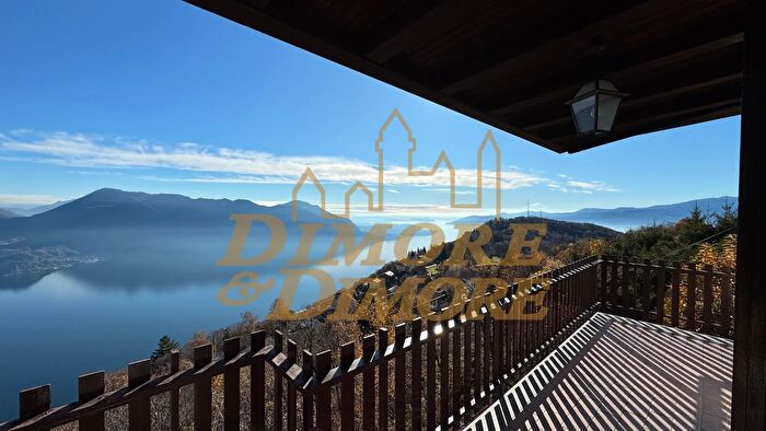 Casa con 6 locali in vendita in Via Lago Azzurro, Premeno