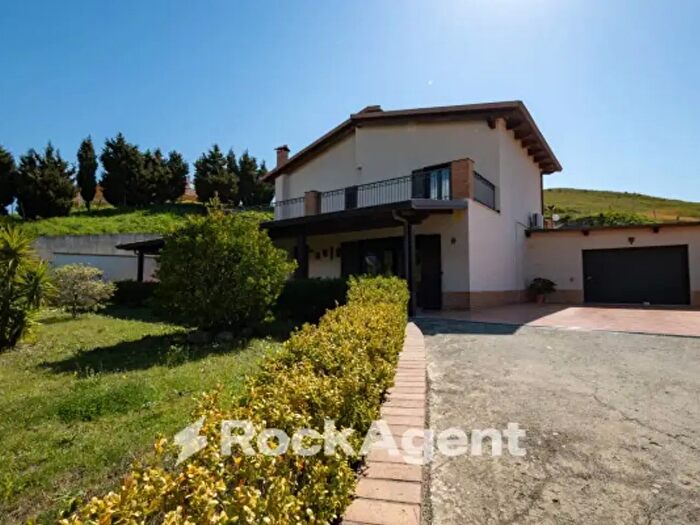 Casa con 6 locali in vendita in Via Giuseppe Rito, Catanzaro