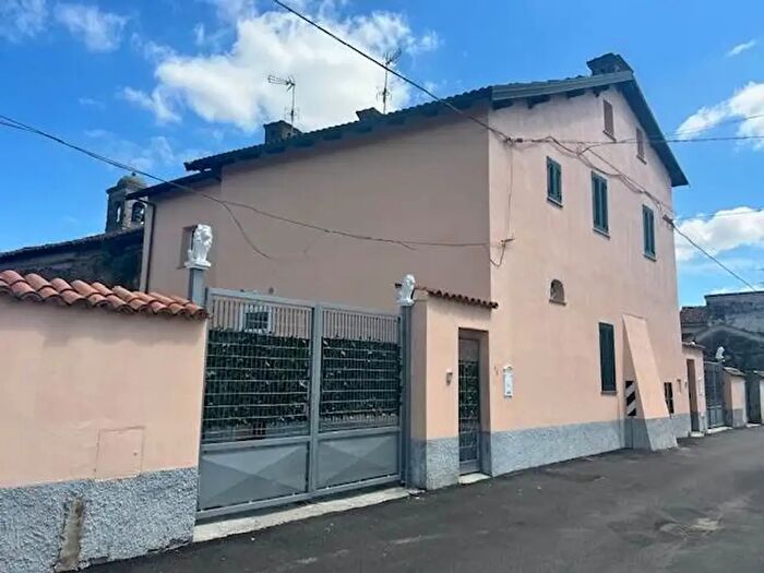 Casa con 6 locali in vendita in Gambarana