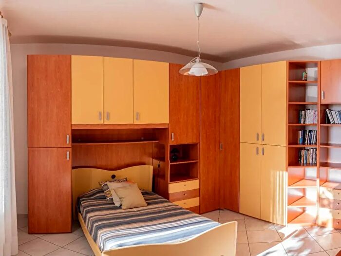 Casa con 7 locali in vendita in Santa Luce