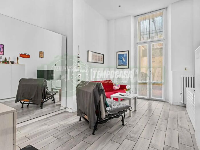 Appartamento trilocale in vendita in Via Pietro Pomponazzi, Milano