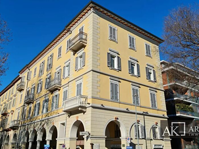 Appartamento quadrilocale in affitto in Via XX Settembre, Novara