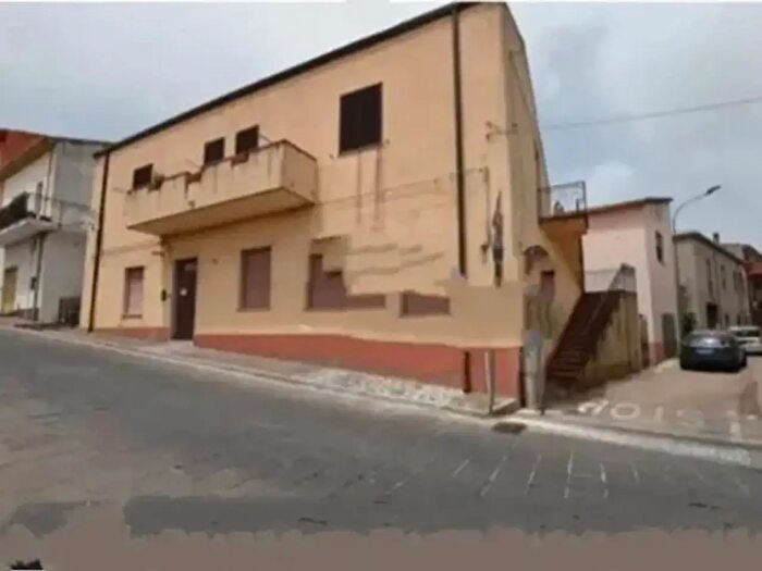 Appartamento con 6 locali in vendita in Via San Giovanni, Chiaramonti