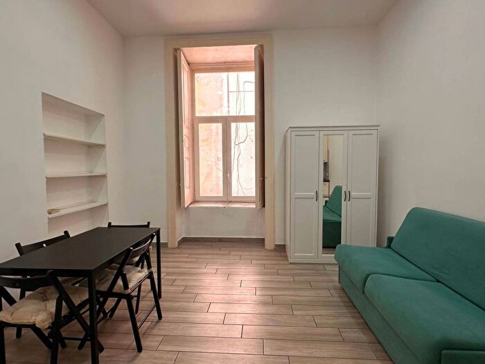 Appartamento monolocale in affitto in Via Nilo, Centro Storico, Napoli