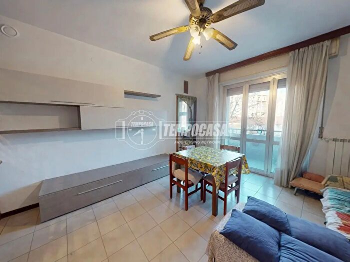 Appartamento quadrilocale in vendita in Via Val di Bondo, Milano