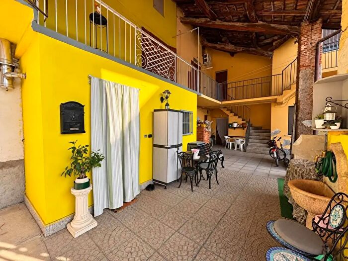 Casa bilocale in vendita in Via Francesco d'Assisi, Arluno