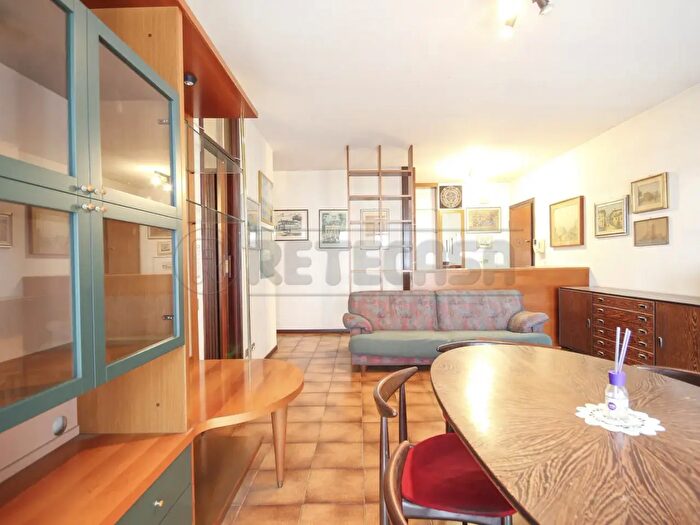 Appartamento con 7 locali in vendita in Via Gaetano Costantini, Vicenza