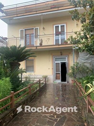Casa con 5 locali in vendita in Via Imperia, Albanella
