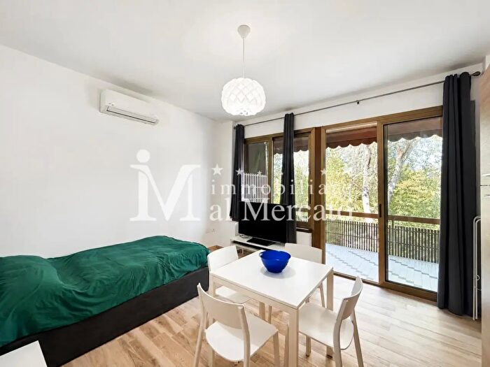 Appartamento bilocale in vendita in John Fitzgerald Kennedy Quartiere Lagomare, Viareggio