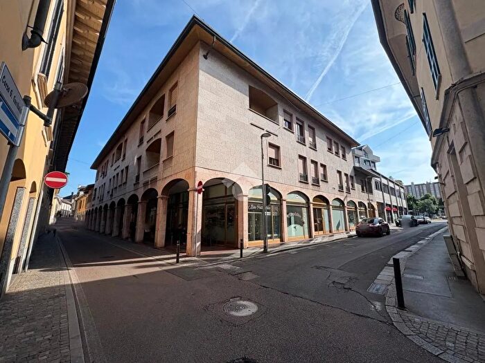 Appartamento trilocale in vendita in Via Gigante, Legnano