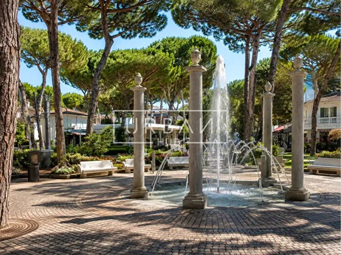 Appartamento con 5 locali in vendita in Viale a Gramsci, Cervia