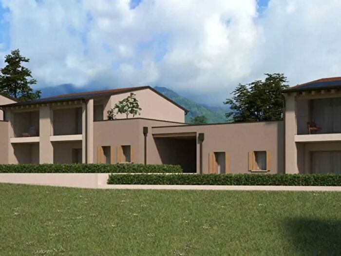 Casa con 8 locali in vendita in Via Europa, Pieve del Grappa