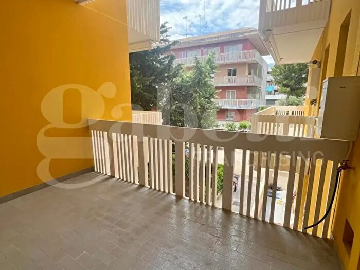 Appartamento con 5 locali in vendita in Via Salvatore Santeramo, Barletta